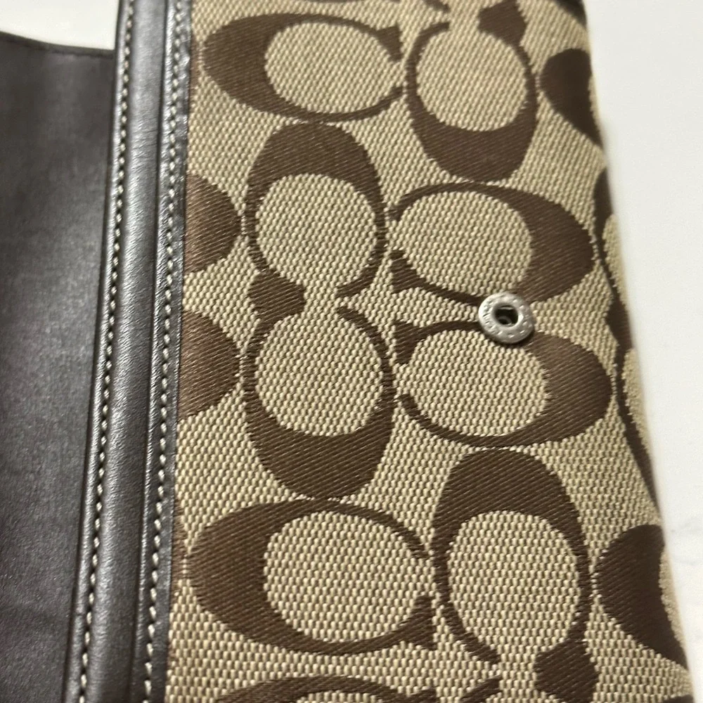 COACH WALLET/NWOT - Picture 2 of 10